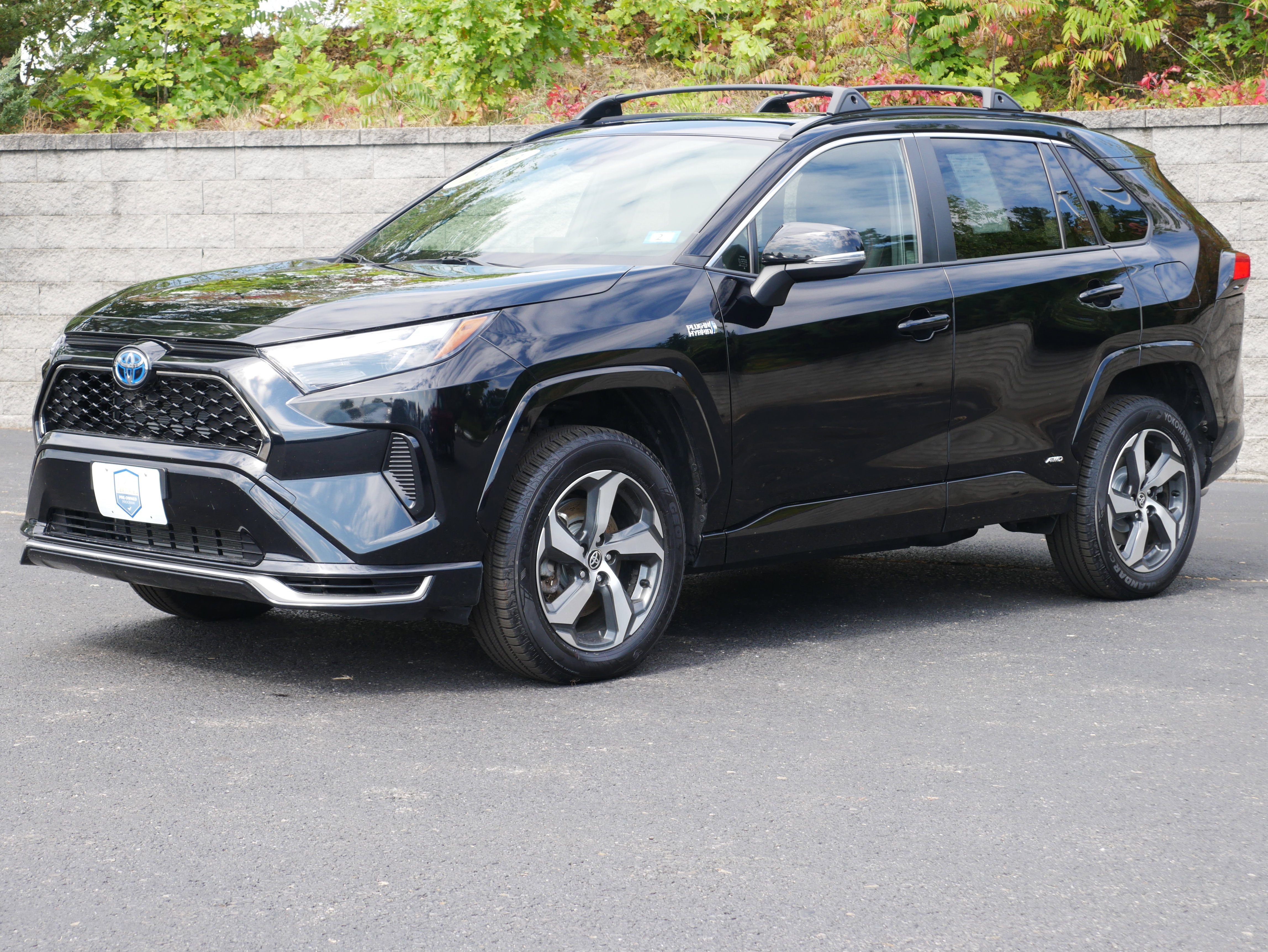 2023 Toyota RAV4 SE's photo