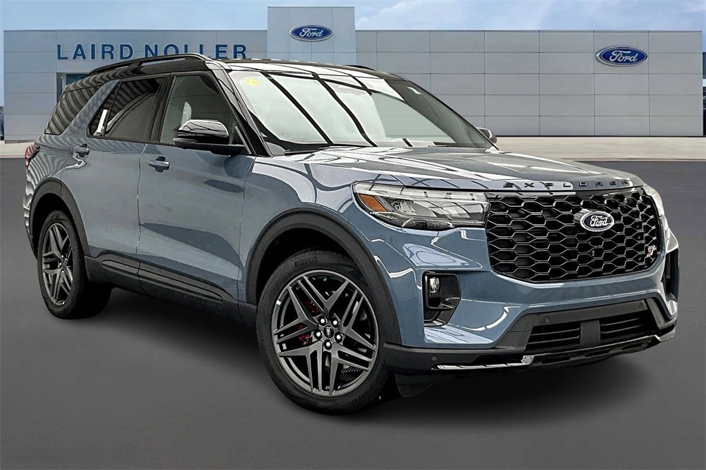 2025 Ford Explorer ST photo 2