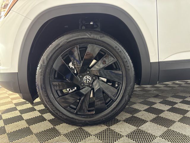2026 Volkswagen Atlas SE Technology photo 8