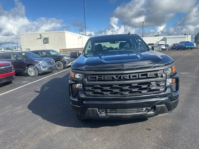 2023 Chevrolet Silverado 1500 Custom photo 2
