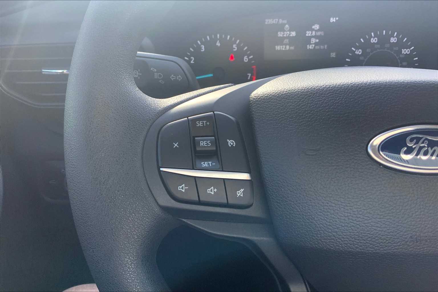2022 Ford Explorer Base photo 18