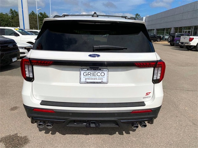2025 Ford Explorer ST photo 4