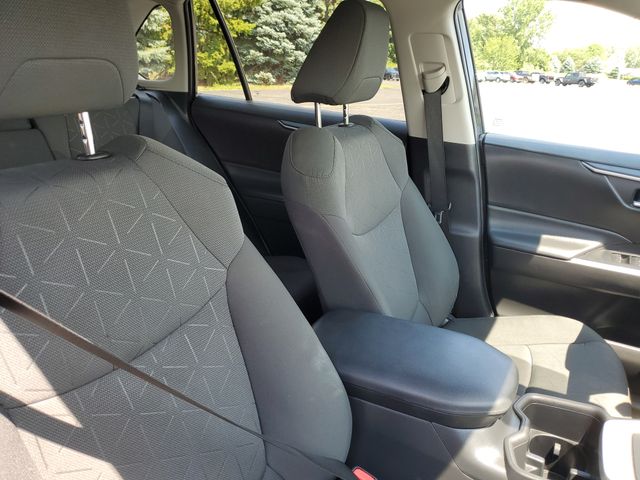 2023 Toyota RAV4 XLE photo 17