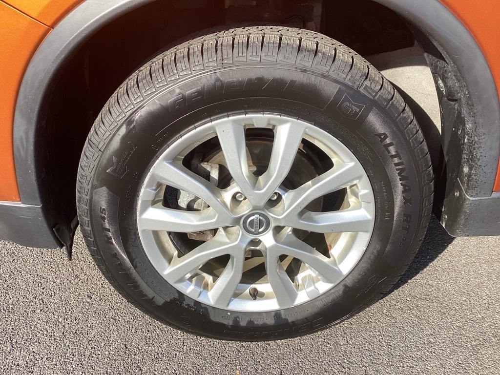 2019 Nissan Rogue SV photo 12