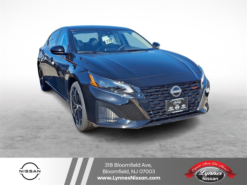 2025 Nissan Altima SR's photo