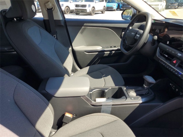 2025 Kia K4 LXS photo 30