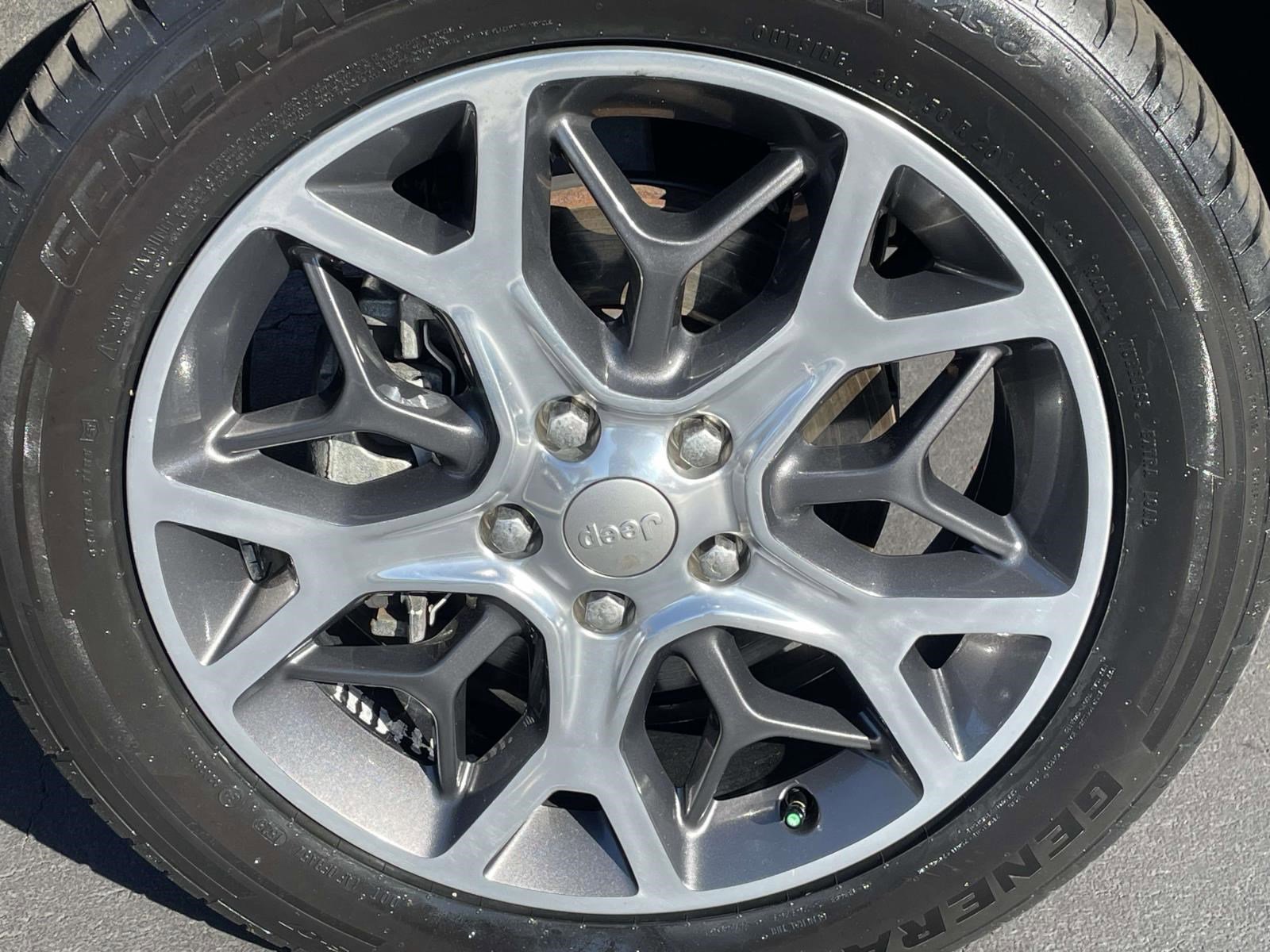 2020 Jeep Grand Cherokee Overland photo 3