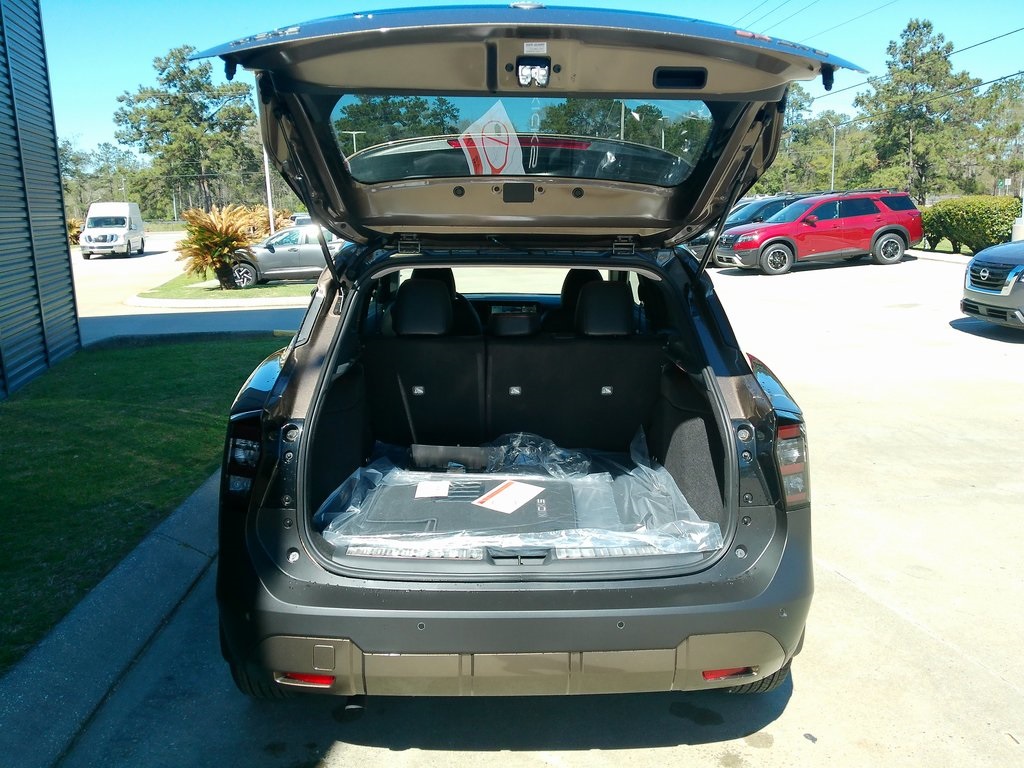 2025 Nissan Kicks SR photo 18