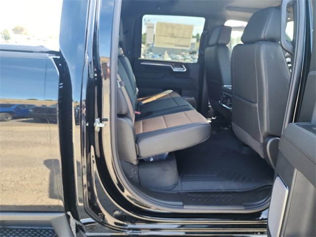 2025 Chevrolet Silverado 3500HD High Country photo 10