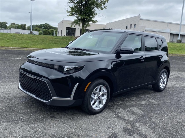 2025 Kia Soul LX photo 3