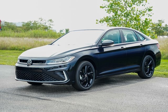 2025 Volkswagen Jetta 1.5T SE photo 4
