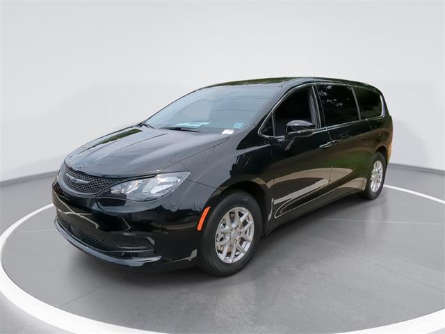 2026 Chrysler Voyager LX's photo