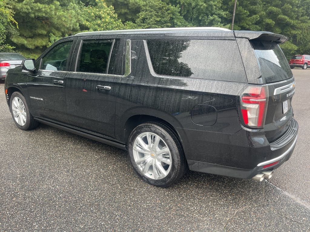 2024 Chevrolet Suburban High Country photo 2