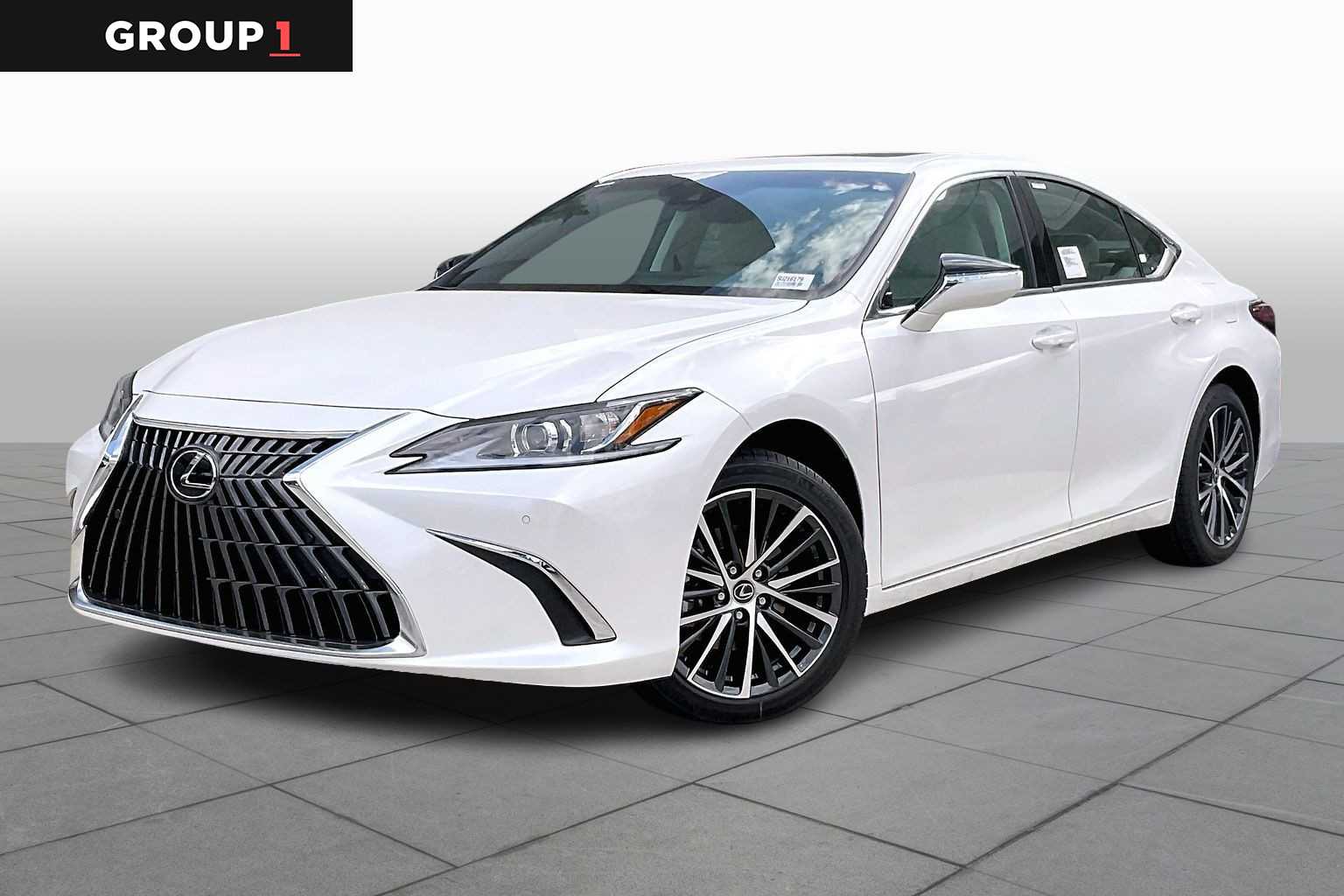2025 Lexus ES 350's photo