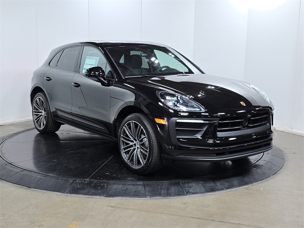2026 Porsche Macan T photo 3