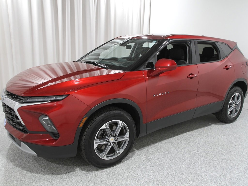 2023 Chevrolet Blazer 2LT photo 2