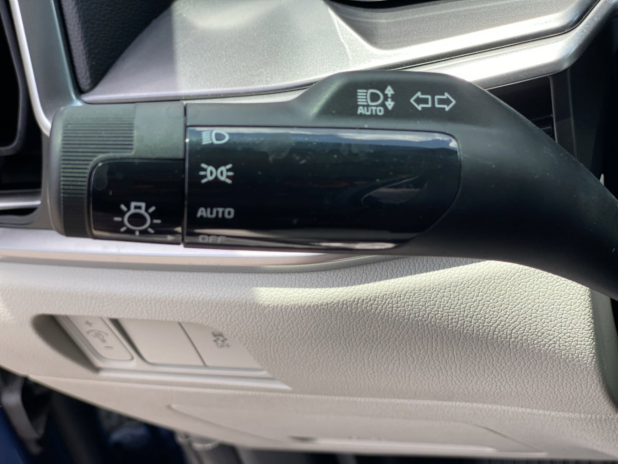 2025 Kia Sorento S photo 23