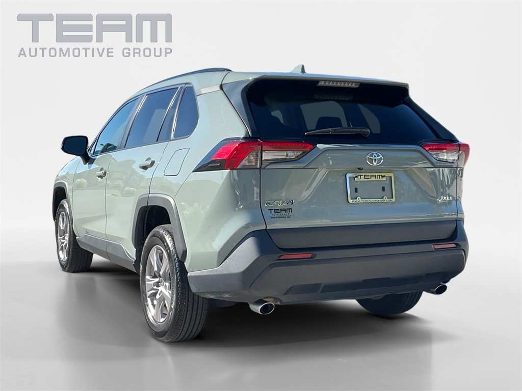 2023 Toyota RAV4 XLE photo 2