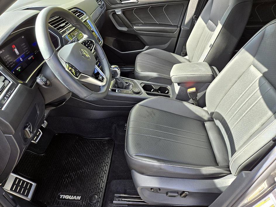 2022 Volkswagen Tiguan SE R-Line Black photo 9