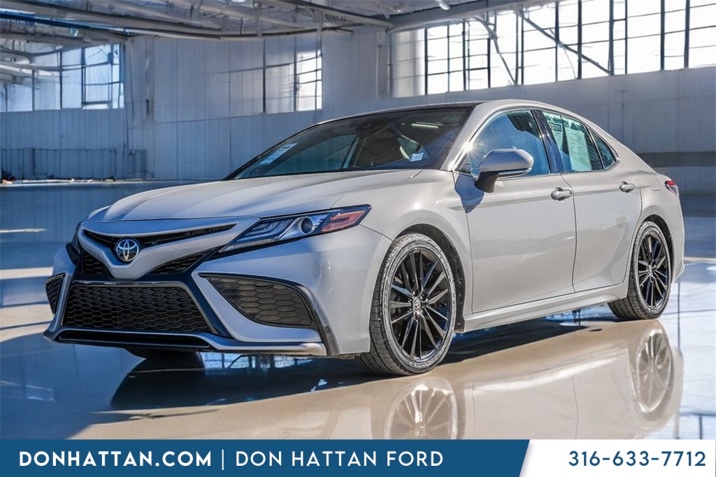 2022 Toyota Camry XSE's photo