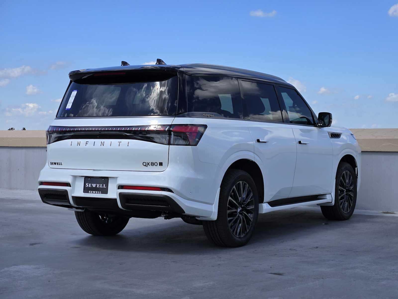 2026 Infiniti QX80 photo 2