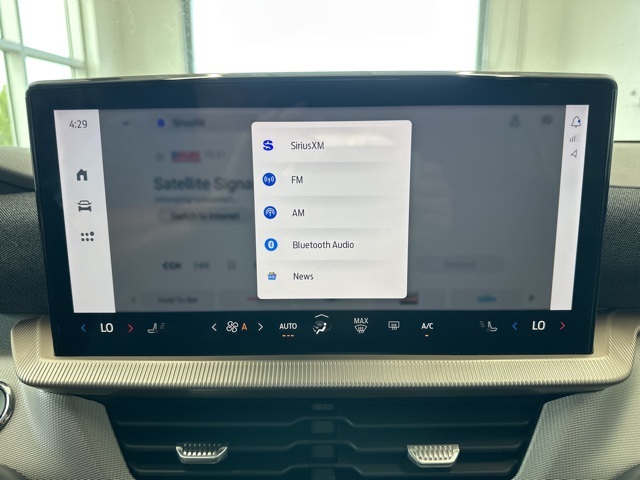 2025 Ford Explorer photo 21