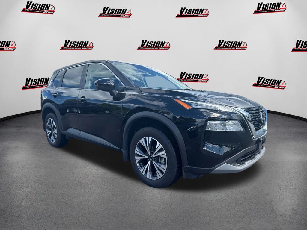 2022 Nissan Rogue SV photo 3