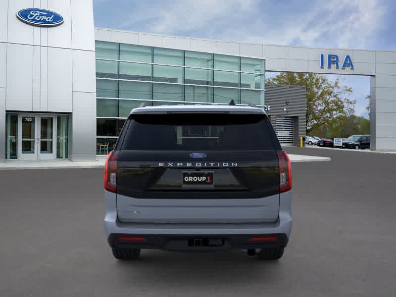 2025 Ford Expedition photo 4