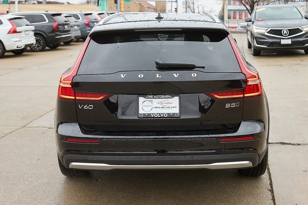 2026 VOLVO V60CC - Image 7