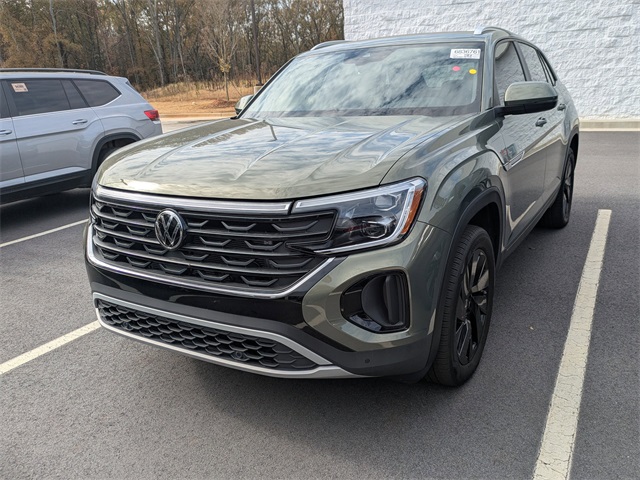 2025 Volkswagen Atlas Cross Sport SE Technology photo 2