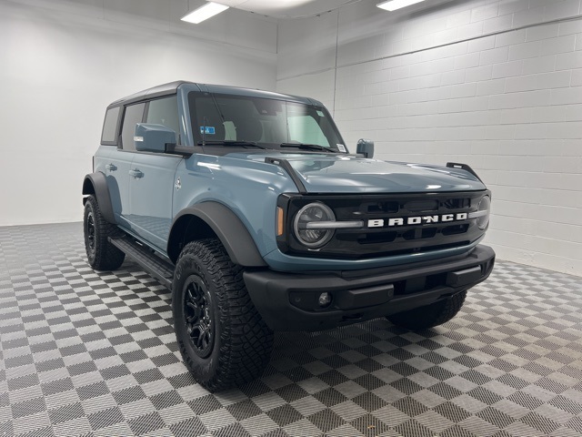 2022 Ford Bronco 4-Door Outer Banks's photo