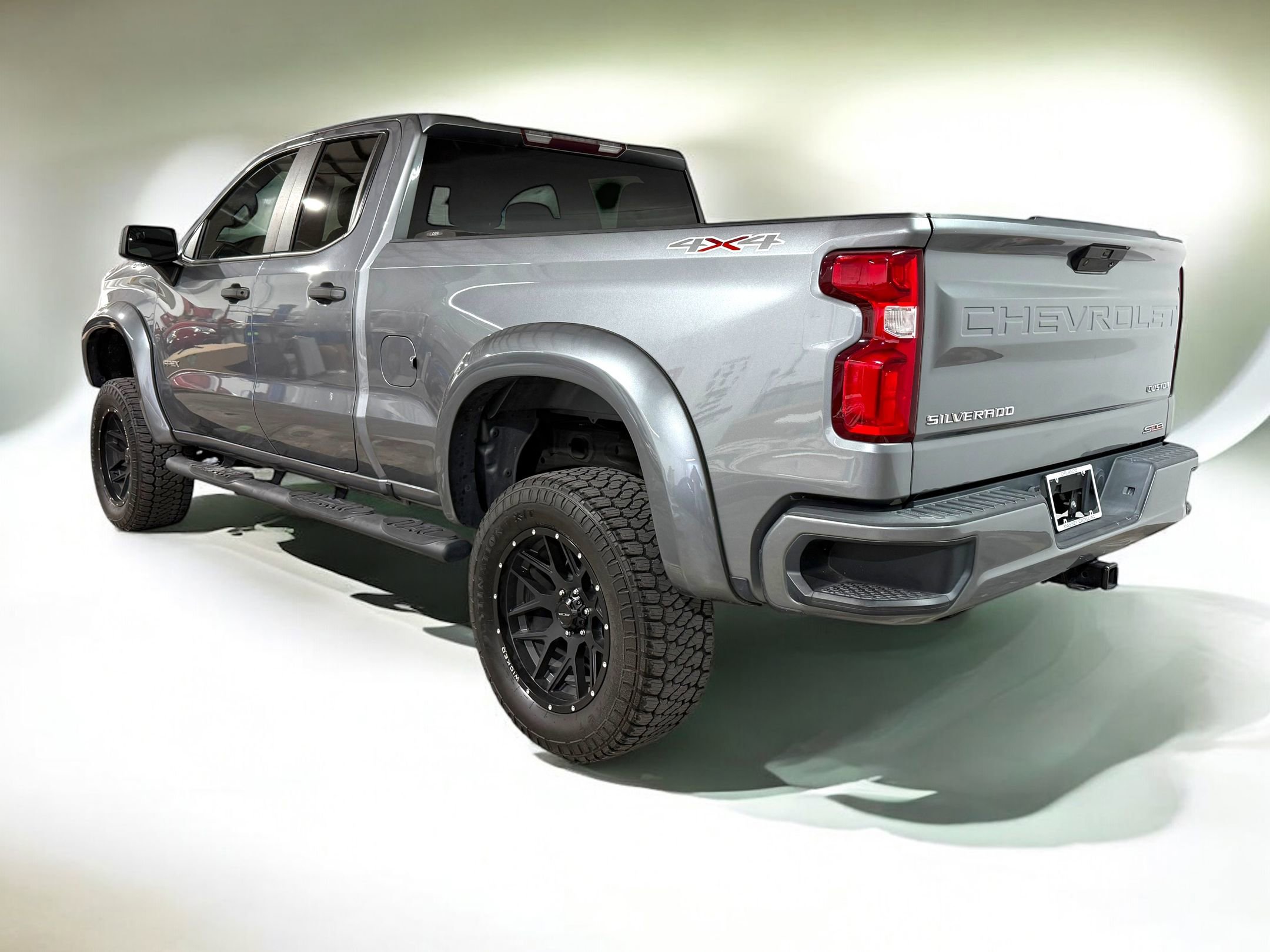 2020 Chevrolet Silverado 1500 Custom photo 3