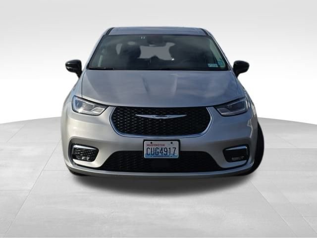 2024 Chrysler Pacifica Touring L's photo