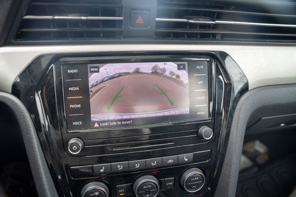 2021 Volkswagen Passat 2.0T SE photo 27
