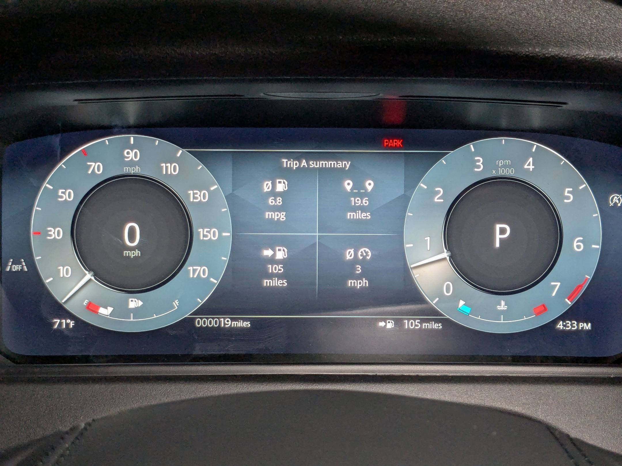 2026 Land Rover Range Rover Velar S photo 11