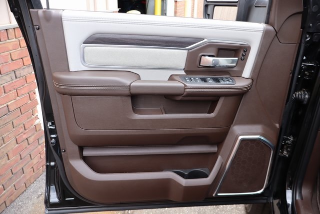 2025 Ram 2500 Laramie photo 9