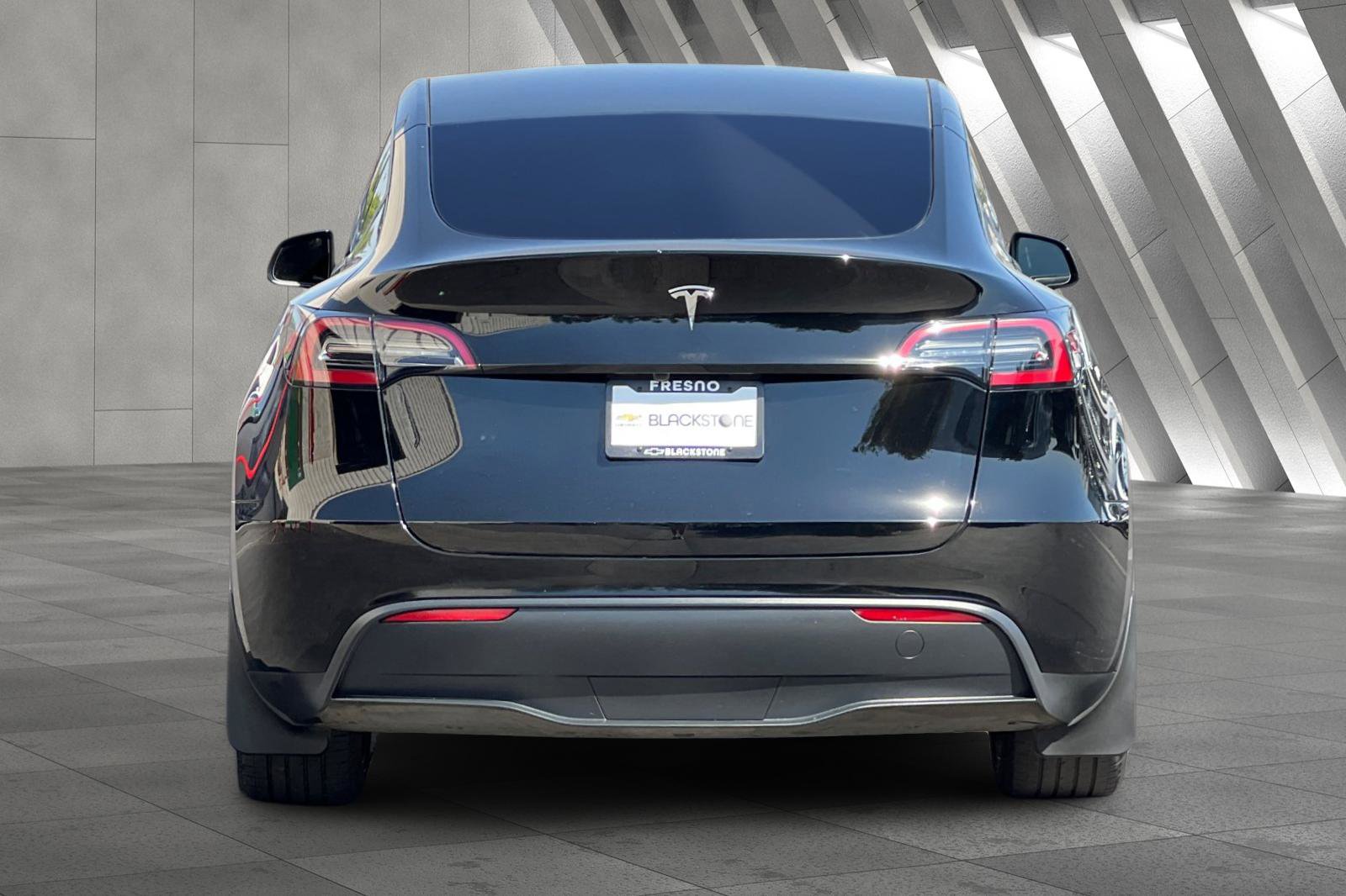 2024 Tesla Model Y photo 4