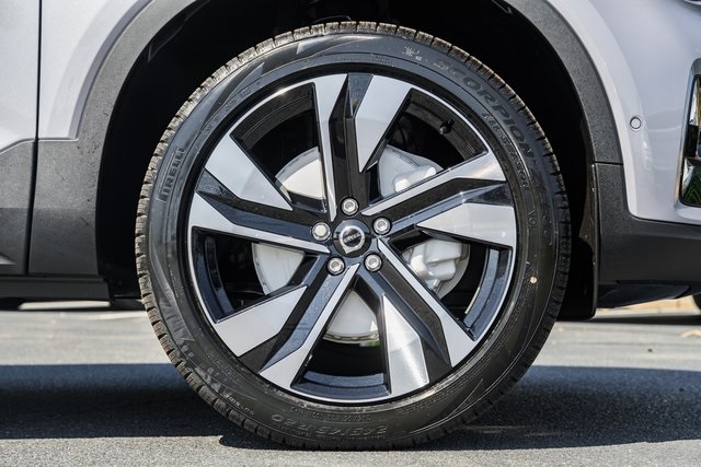 2026 Volvo XC40 Plus photo 15