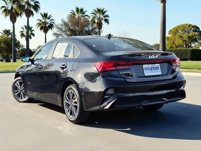 2023 Kia Forte LXS photo 4