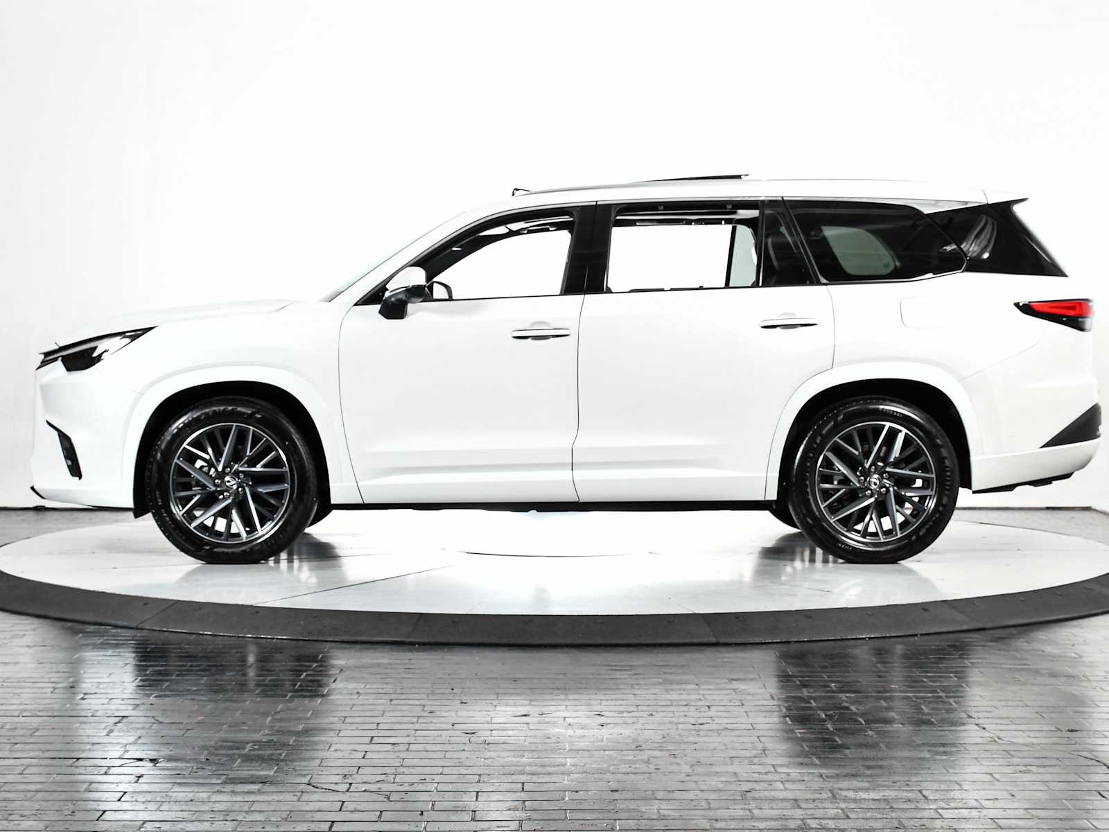 2024 Lexus TX 350 Luxury photo 2