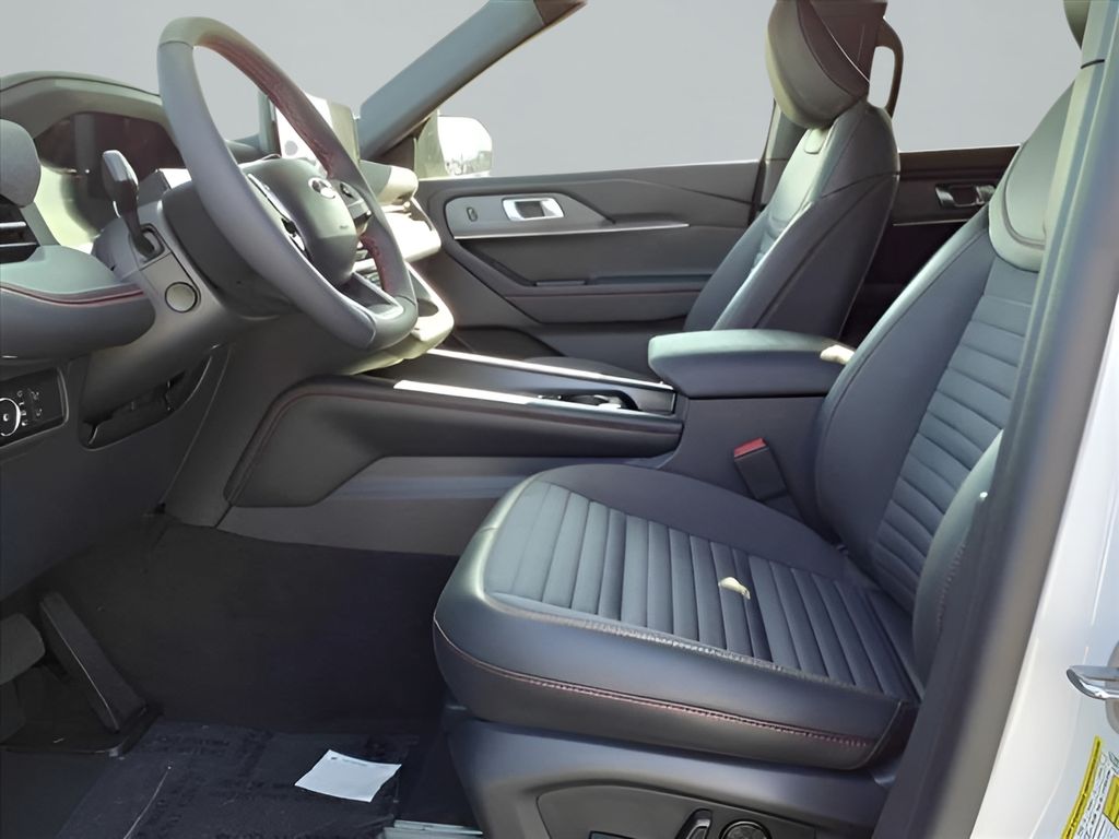 2025 Ford Explorer ST-Line photo 19