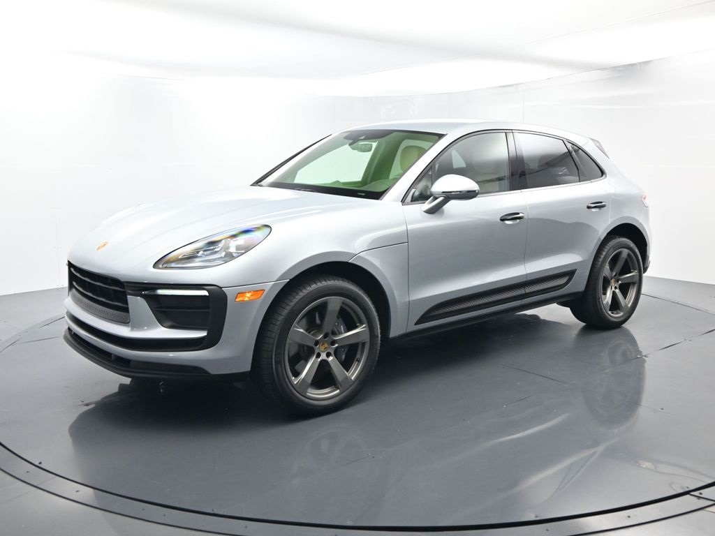 2022 Porsche Macan Base