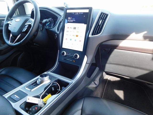 2024 Ford Edge SEL photo 14