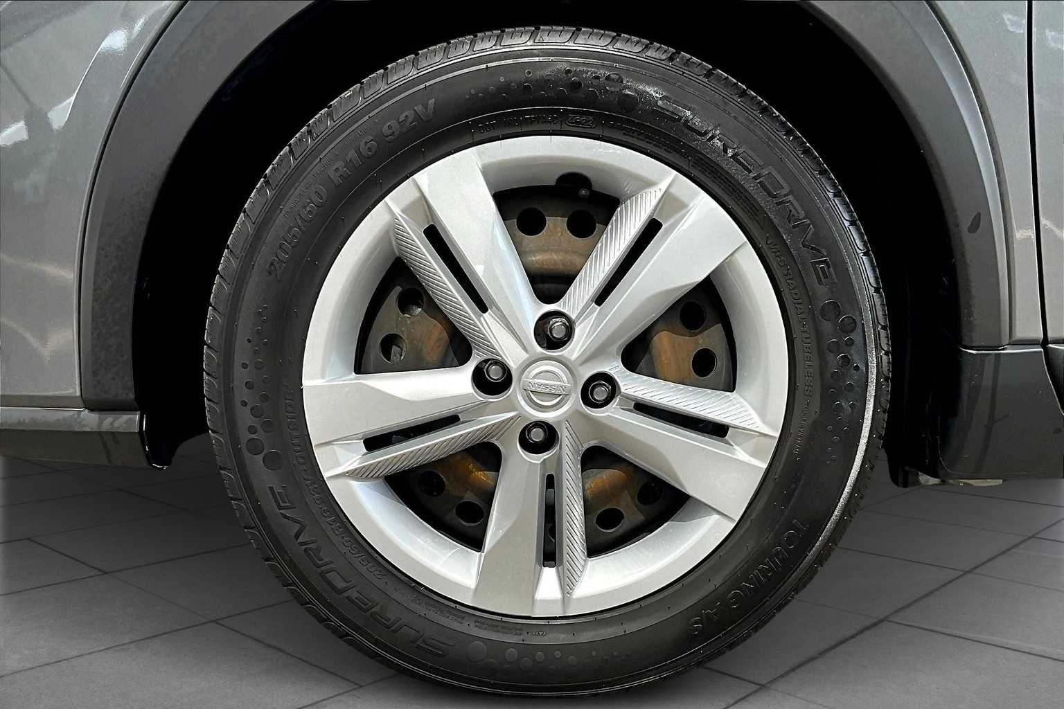 2021 Nissan Kicks S photo 10