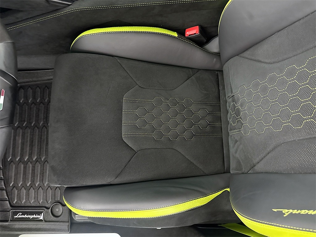 2024 Lamborghini Urus Performante photo 20
