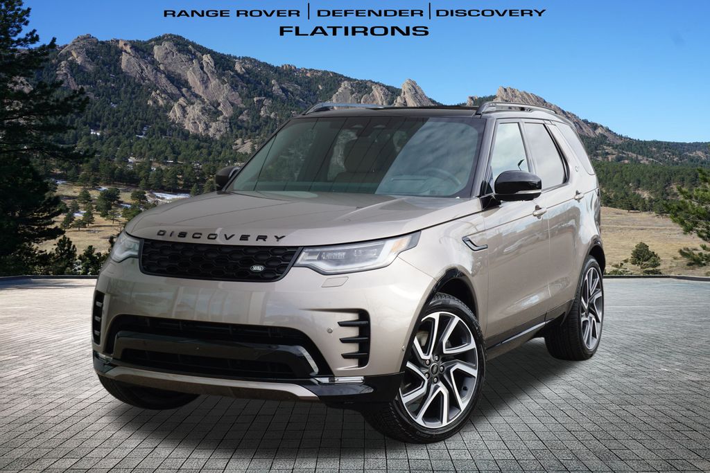2025 Land Rover Discovery Dynamic SE's photo