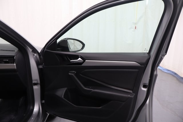 2019 Volkswagen Jetta 1.4T R-Line photo 11