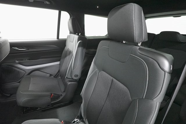 2025 Jeep Grand Cherokee Laredo X photo 23