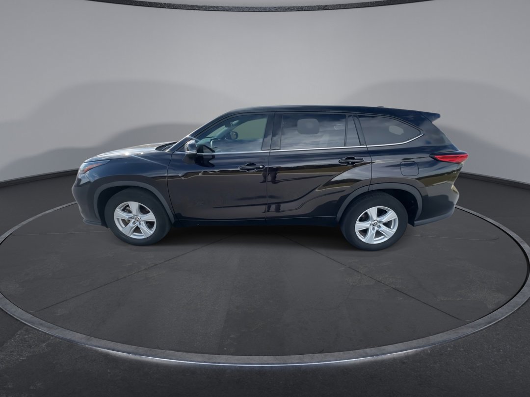 2022 Toyota Highlander L photo 5