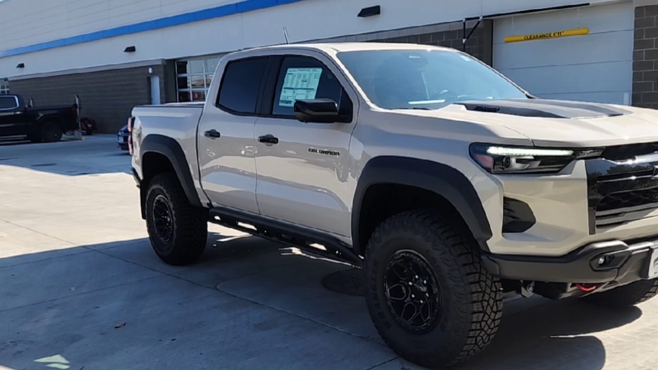 2026 Chevrolet Colorado ZR2 photo 2